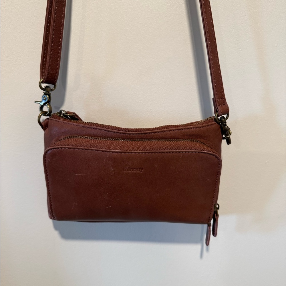 Minooy Bali Chestnut Brown Leather Crossbody